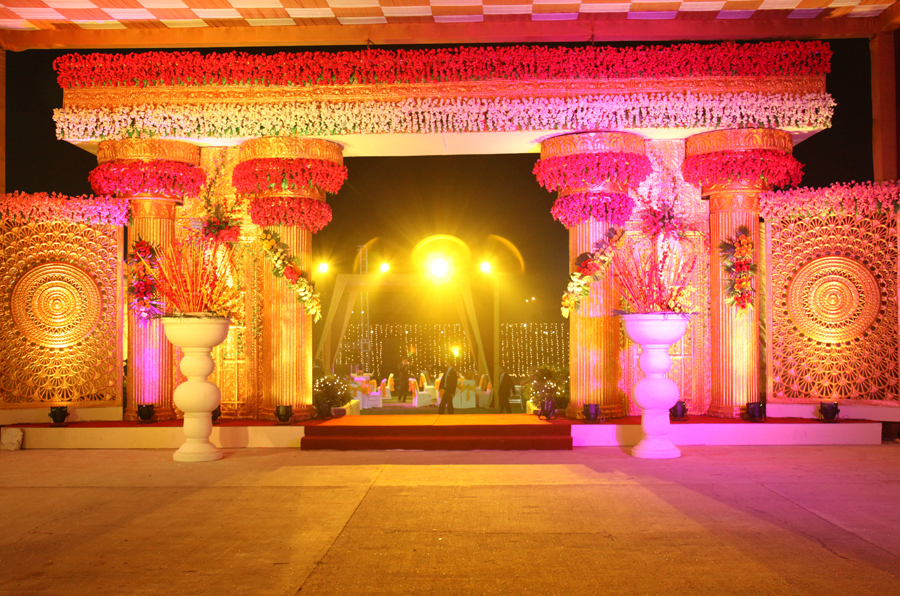 Mikado resorts gt karnal road alipur wedding lawn entrance