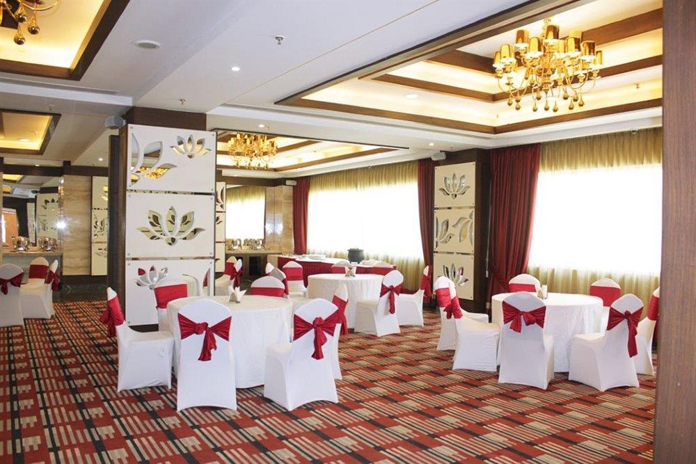 The golden palms hotel patparganj banquet hall