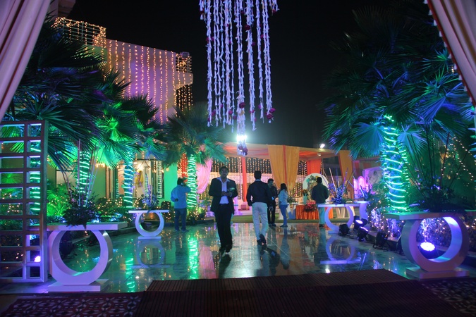 Ss grand party lawn and banquet noida theme wedding