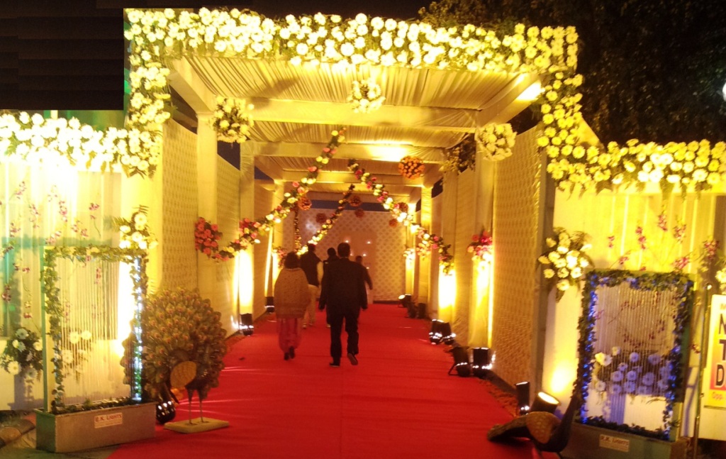 Aapno ghar resort gurgaon entrance decoration