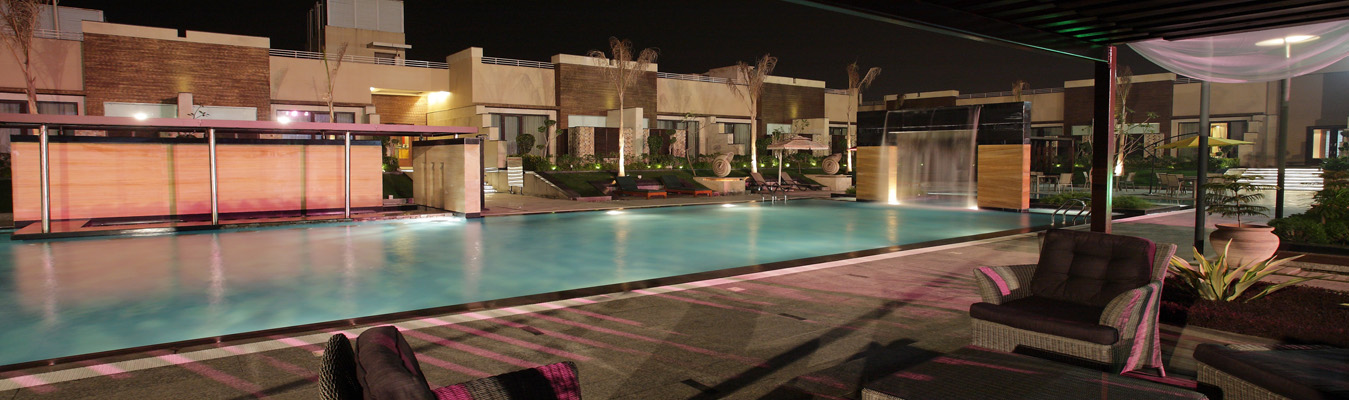 Oodles hotel chattarpur pool side