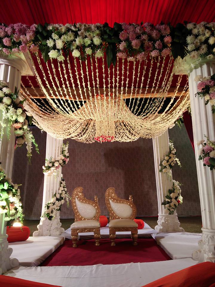Mapple exotica chattarpur wedding stage