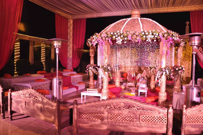 Lutyens resort mehrauli wedding stage